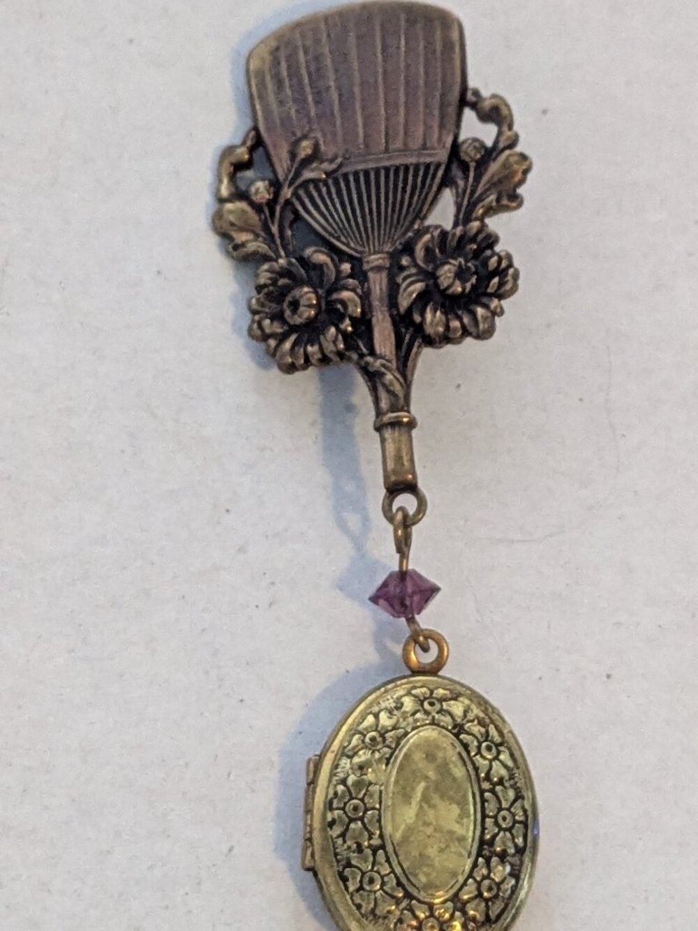 Vintage PIDIDDLY LINKS Antique Gold Tone Dangle Locket Brooch Pin